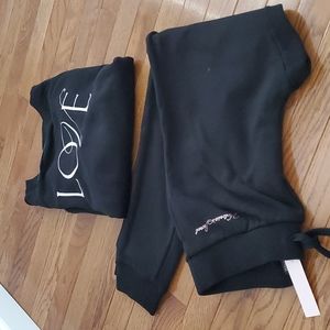 Victoria secret sweatshirt and sweatshirt. Top is medium and pants are medium